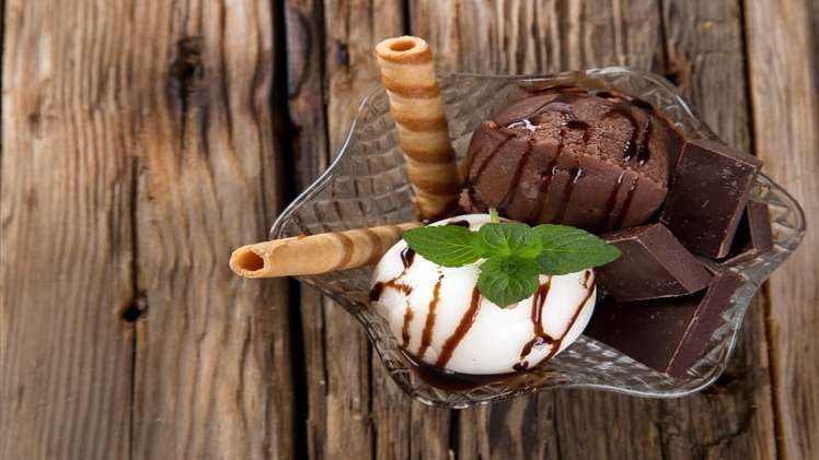 Balance The Sweetness Of Chocolate With Peppermint Whipped Cream