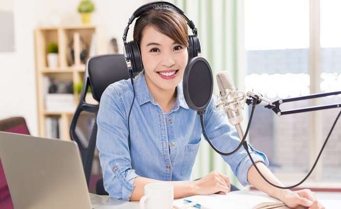 Earn Money By Becoming A Podcaster