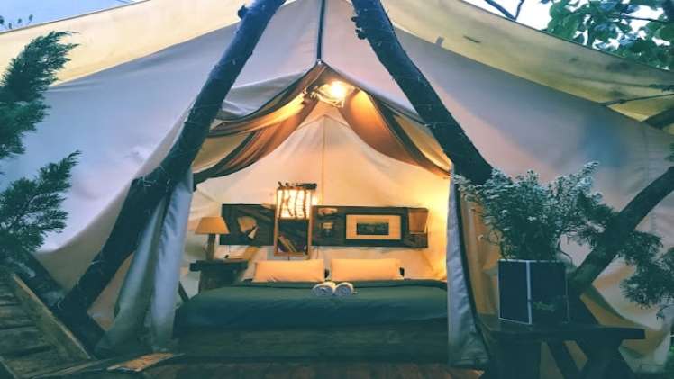 Who must consider glamping as a traveling option