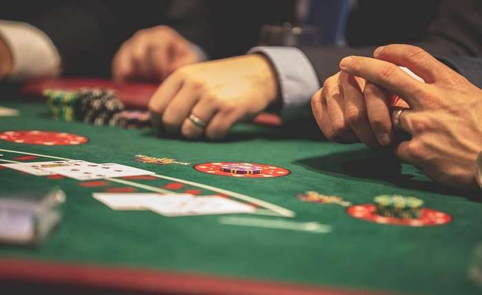 Why Poker Players Should Try Online Slots