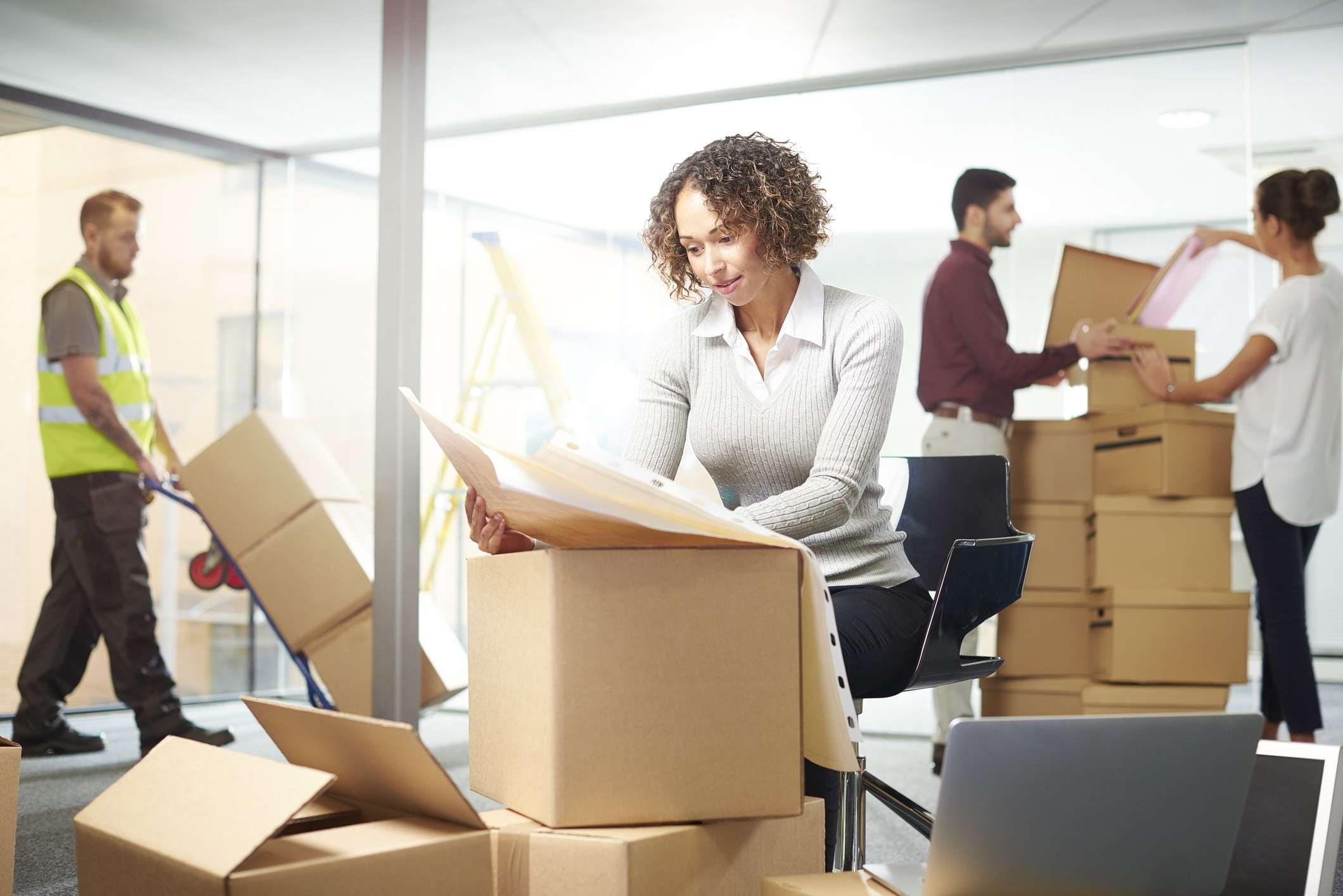 How to Make Your Upcoming Relocation Smooth by Hiring Moving Companies